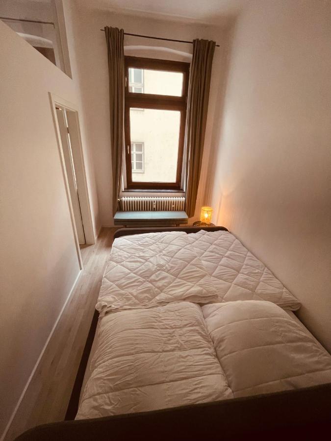 Retro Appartement Im Herzen Von Koeln Deutz Exterior photo